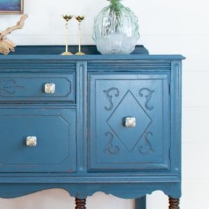 Fusion mineral paint Seaside ja furniture wax – jaloissa Cappuccino Stain ja Finishing oil B