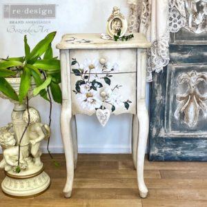 White Magnolia 10 PYSTY 3
