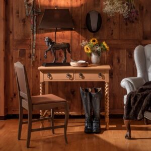 _2024-08-12_Chestnut_Mare_Desk_240812_8107612-Edit__WebRes b